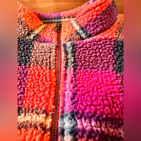 American Eagle Cropped Half Zip Sweater. Size M - Picture 4 of 10